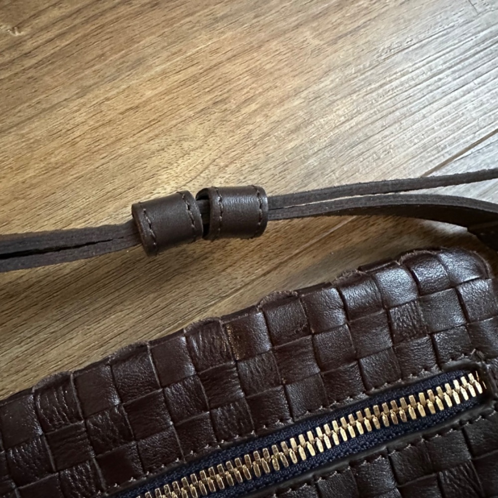 Clare V Woven Leather Crossbody Bag in Dark Brown with Gold Hardware Kalamata - Picture 12 of 16